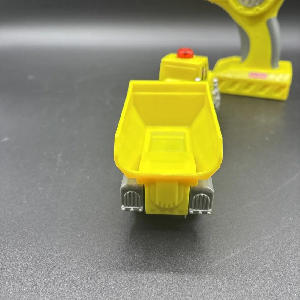 GEOTRAX TRAIN AND REMOTE Yellow Dump Truck Tested / Working